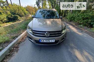 Внедорожник / Кроссовер Volkswagen Tiguan 2011 в Киеве