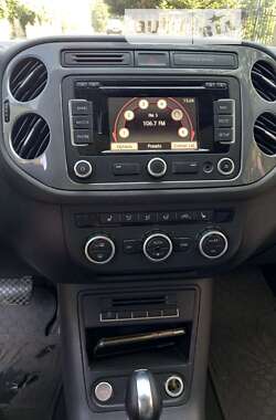 Внедорожник / Кроссовер Volkswagen Tiguan 2013 в 
