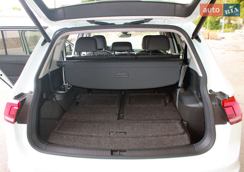 Внедорожник / Кроссовер Volkswagen Tiguan 2021 в Киеве
