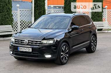 Внедорожник / Кроссовер Volkswagen Tiguan 2017 в Ровно