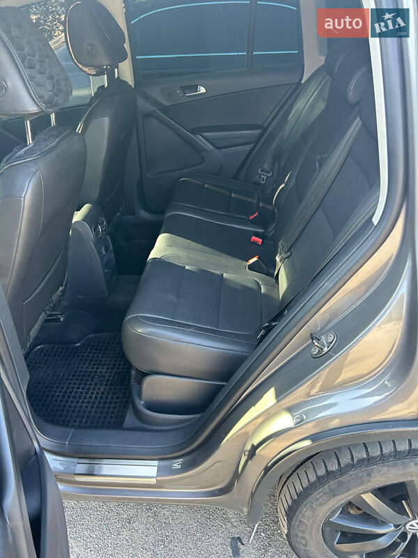 Внедорожник / Кроссовер Volkswagen Tiguan 2010 в Днепре