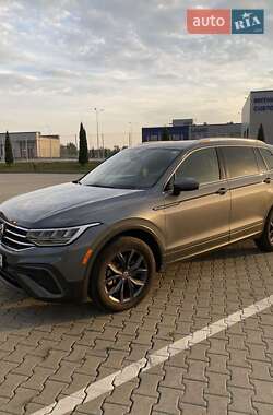Внедорожник / Кроссовер Volkswagen Tiguan 2022 в 