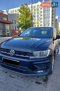 Внедорожник / Кроссовер Volkswagen Tiguan 2019 в 