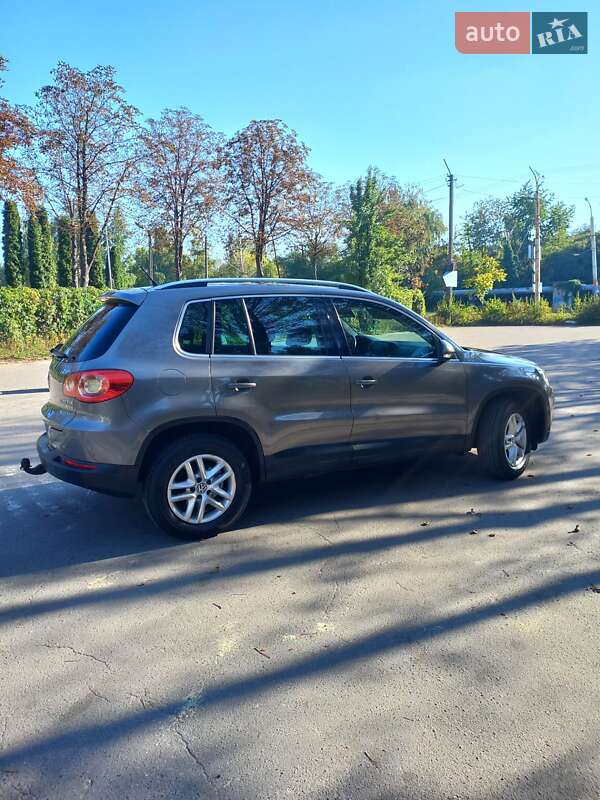 Позашляховик / Кросовер Volkswagen Tiguan 2010 в Луцьку