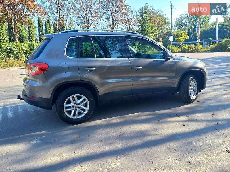 Позашляховик / Кросовер Volkswagen Tiguan 2010 в Луцьку