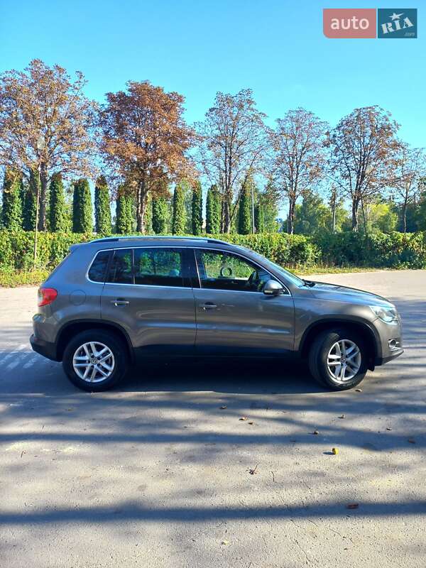 Позашляховик / Кросовер Volkswagen Tiguan 2010 в Луцьку