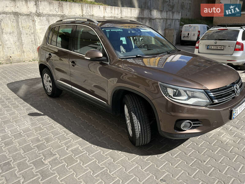 Внедорожник / Кроссовер Volkswagen Tiguan 2013 в Хмельницком