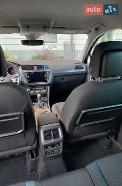 Внедорожник / Кроссовер Volkswagen Tiguan 2019 в 