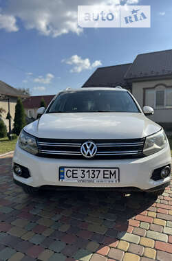 Внедорожник / Кроссовер Volkswagen Tiguan 2011 в Черновцах