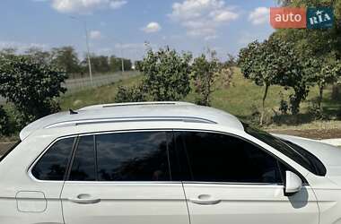 Внедорожник / Кроссовер Volkswagen Tiguan 2017 в 