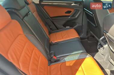 Внедорожник / Кроссовер Volkswagen Tiguan 2017 в 