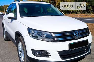 Позашляховик / Кросовер Volkswagen Tiguan 2013 в Харкові