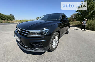 Позашляховик / Кросовер Volkswagen Tiguan 2017 в Запоріжжі