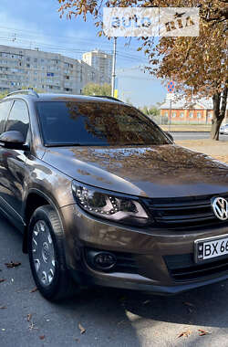 Внедорожник / Кроссовер Volkswagen Tiguan 2011 в Харькове