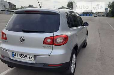 Позашляховик / Кросовер Volkswagen Tiguan 2011 в Києві