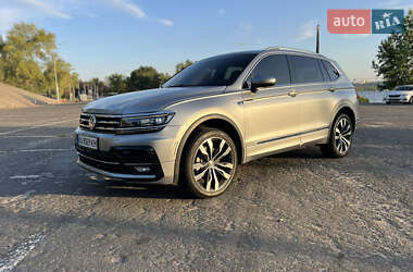 Внедорожник / Кроссовер Volkswagen Tiguan 2020 в 