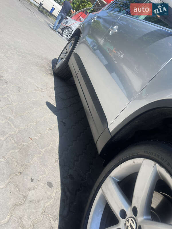 Внедорожник / Кроссовер Volkswagen Tiguan 2010 в Киеве