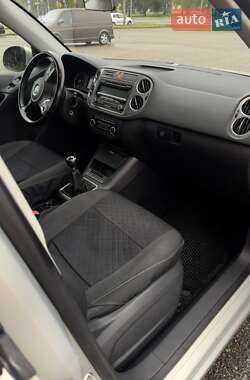 Позашляховик / Кросовер Volkswagen Tiguan 2011 в 