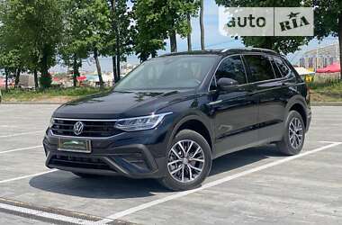 Позашляховик / Кросовер Volkswagen Tiguan 2022 в Києві