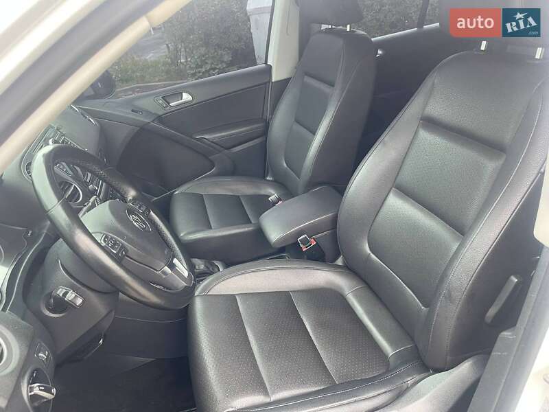 Внедорожник / Кроссовер Volkswagen Tiguan 2016 в Ивано-Франковске