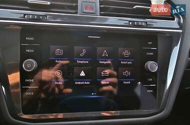 Внедорожник / Кроссовер Volkswagen Tiguan 2022 в 