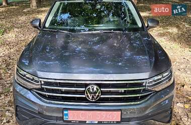 Внедорожник / Кроссовер Volkswagen Tiguan 2022 в 
