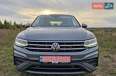 Внедорожник / Кроссовер Volkswagen Tiguan 2022 в 