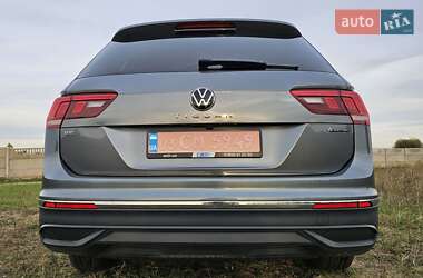 Внедорожник / Кроссовер Volkswagen Tiguan 2022 в 