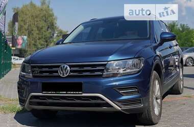 Позашляховик / Кросовер Volkswagen Tiguan 2017 в Львові