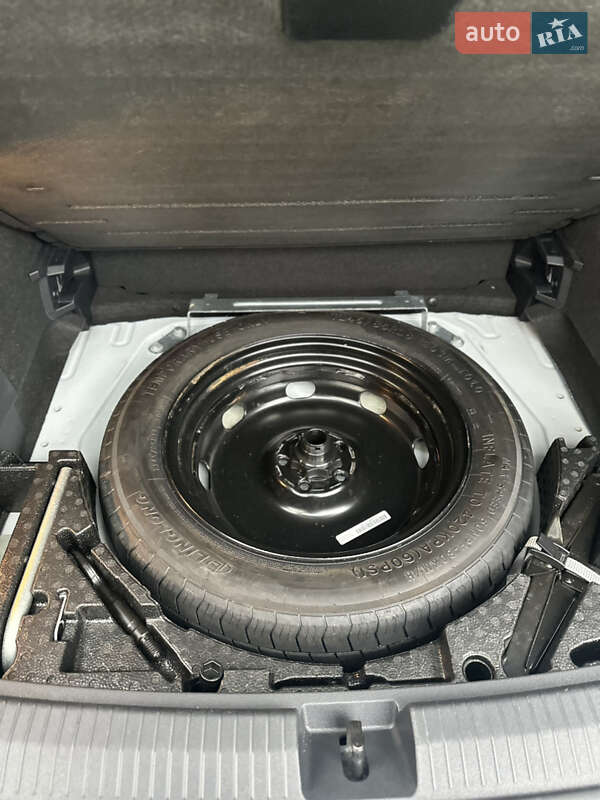 Внедорожник / Кроссовер Volkswagen Tiguan 2019 в Ужгороде