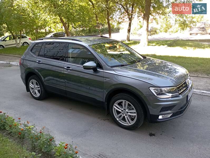 Позашляховик / Кросовер Volkswagen Tiguan 2020 в Рівному