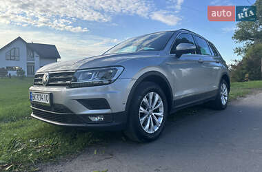 Внедорожник / Кроссовер Volkswagen Tiguan 2018 в 