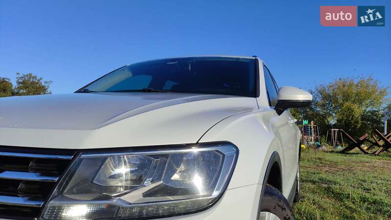 Внедорожник / Кроссовер Volkswagen Tiguan 2017 в Житомире