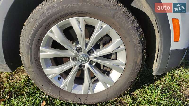 Внедорожник / Кроссовер Volkswagen Tiguan 2017 в Житомире