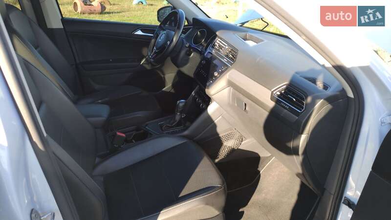 Внедорожник / Кроссовер Volkswagen Tiguan 2017 в Житомире