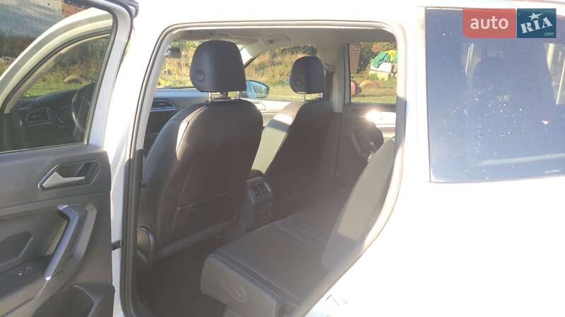 Внедорожник / Кроссовер Volkswagen Tiguan 2017 в Житомире