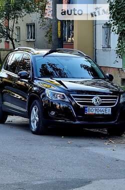 Позашляховик / Кросовер Volkswagen Tiguan 2010 в Тернополі