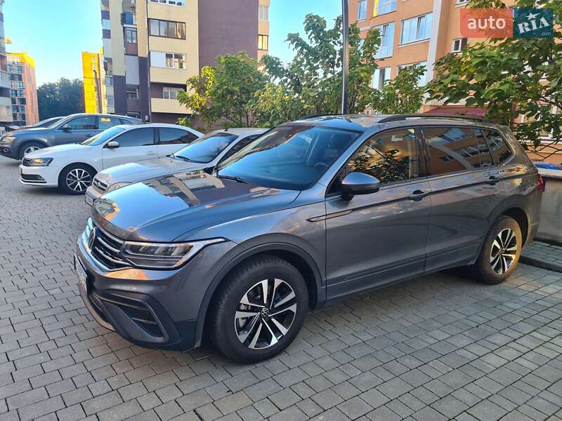 Внедорожник / Кроссовер Volkswagen Tiguan 2021 в Черновцах