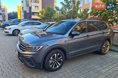 Внедорожник / Кроссовер Volkswagen Tiguan 2021 в Черновцах