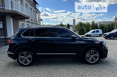 Позашляховик / Кросовер Volkswagen Tiguan 2017 в Чернівцях