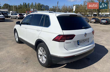 Позашляховик / Кросовер Volkswagen Tiguan 2018 в 