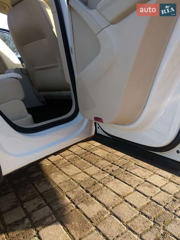 Внедорожник / Кроссовер Volkswagen Tiguan 2012 в Бурштыне