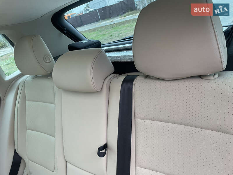 Внедорожник / Кроссовер Volkswagen Tiguan 2012 в Буче