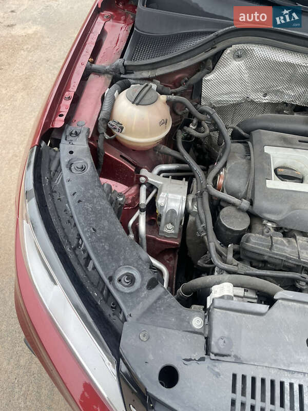 Внедорожник / Кроссовер Volkswagen Tiguan 2012 в Буче