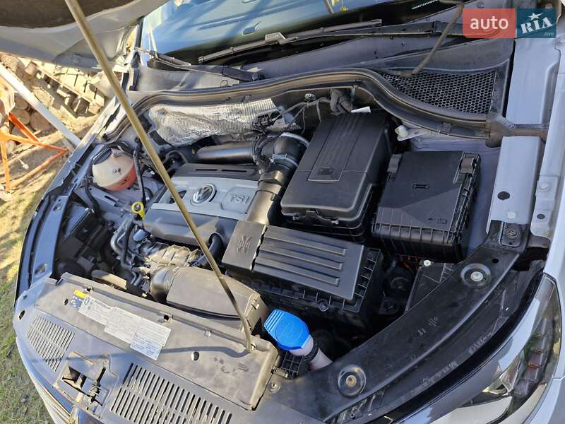 Внедорожник / Кроссовер Volkswagen Tiguan 2016 в Чернигове