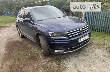 Позашляховик / Кросовер Volkswagen Tiguan 2016 в Славгороді