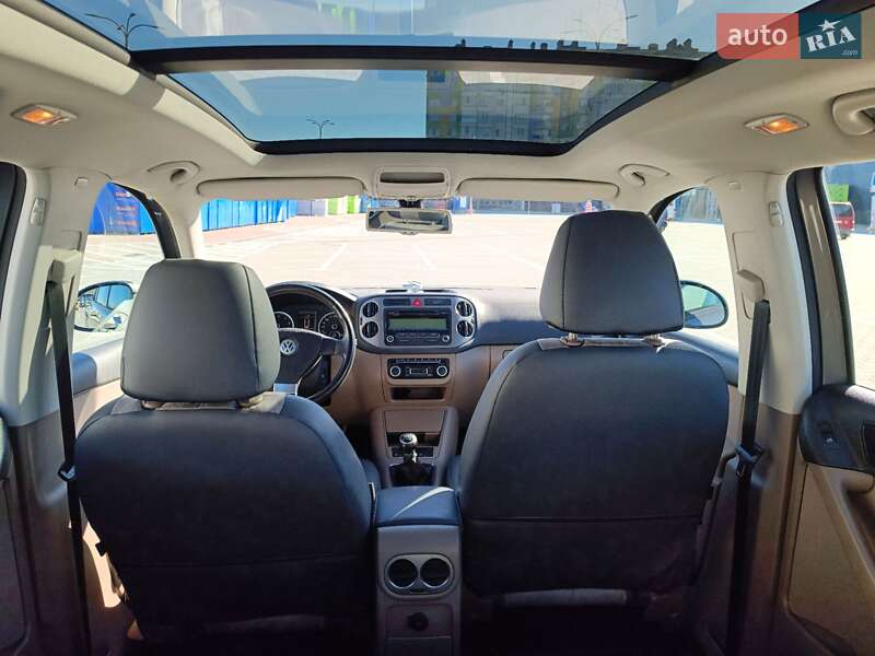 Внедорожник / Кроссовер Volkswagen Tiguan 2010 в Ивано-Франковске