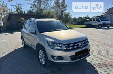 Позашляховик / Кросовер Volkswagen Tiguan 2011 в Золочеві