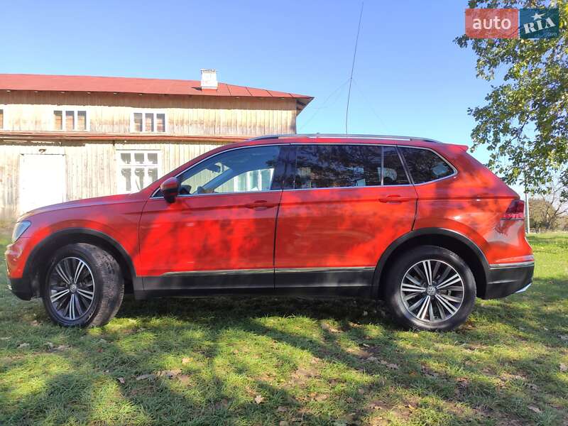 Внедорожник / Кроссовер Volkswagen Tiguan 2017 в Ивано-Франковске