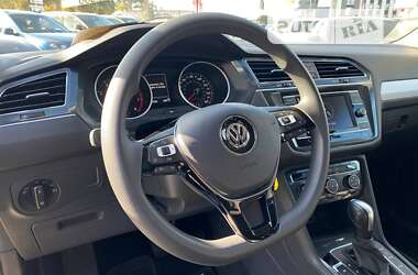 Позашляховик / Кросовер Volkswagen Tiguan 2017 в Львові